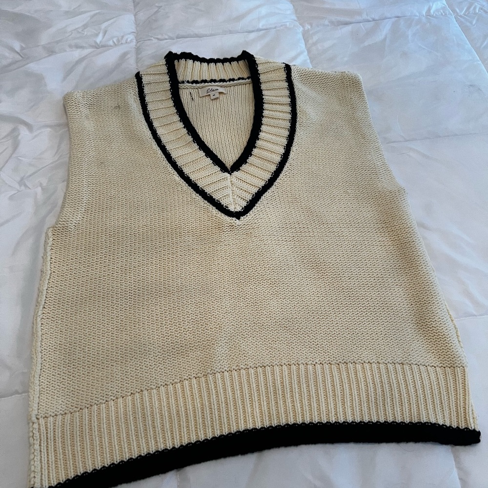 Sweater vest